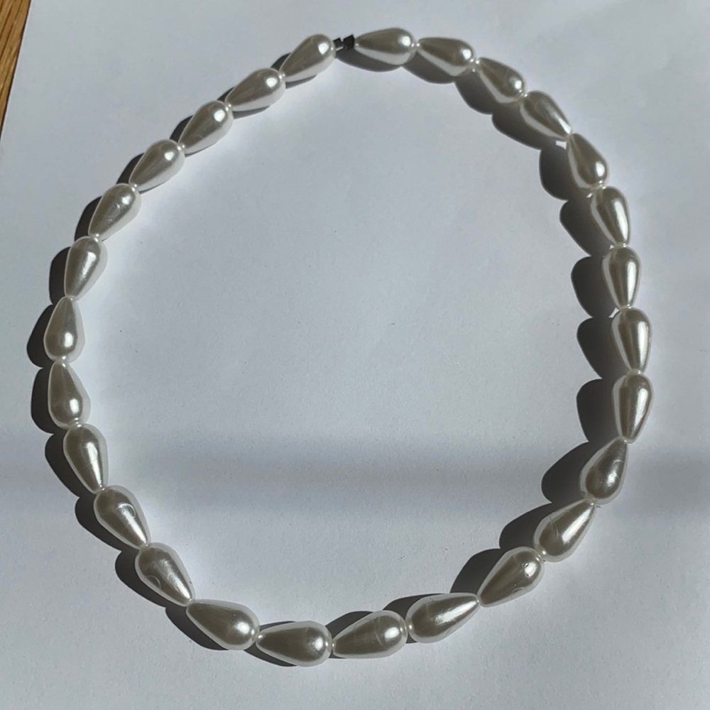 Pearl beaded choker necklace